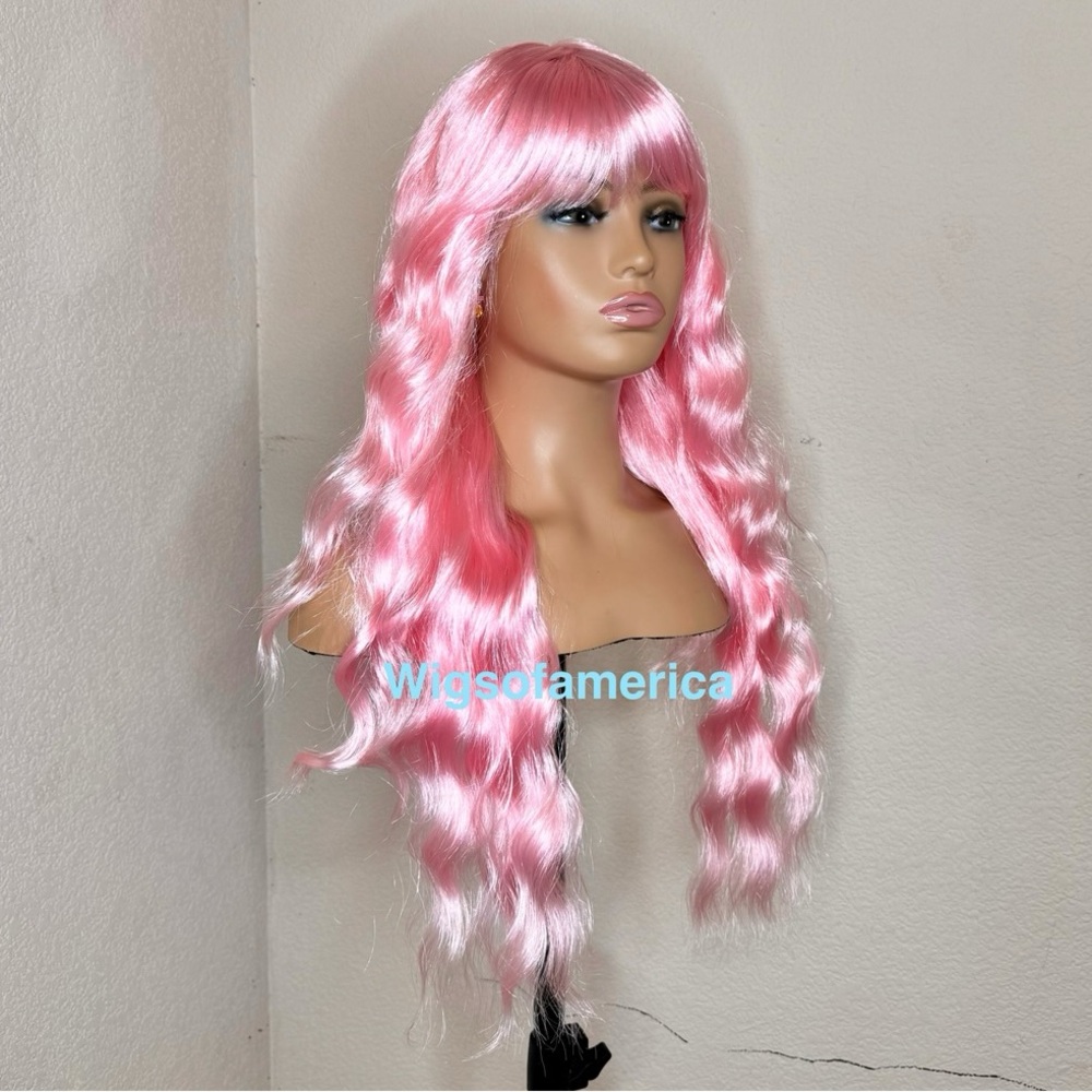 Pink wig with bangs 24 inches long Heat ok